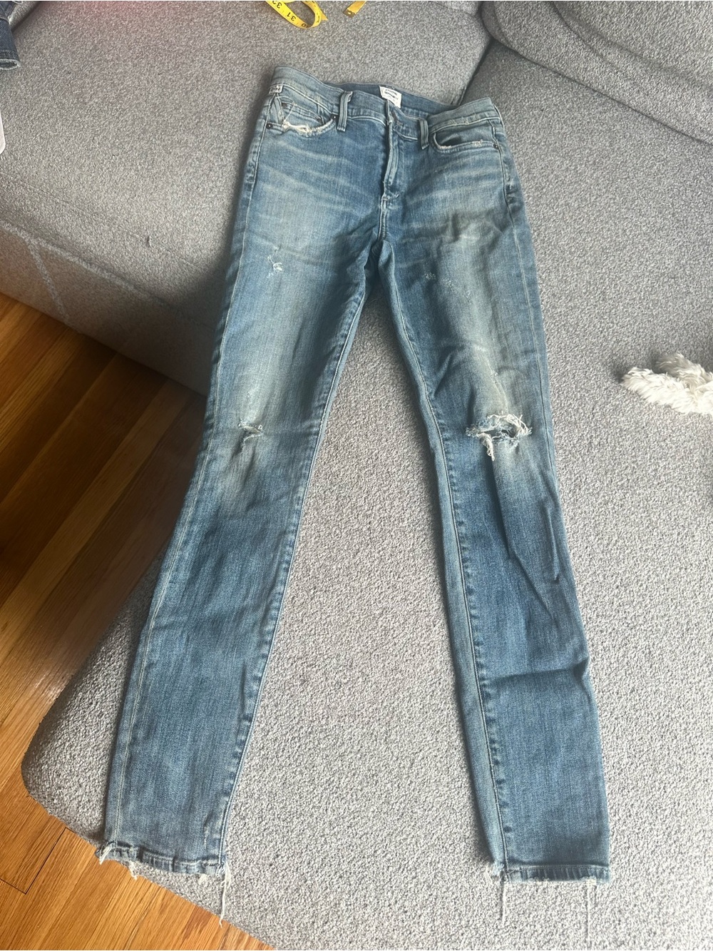 Citizens of Humanity Premium Vintage Distressed Skinny Jeans Size 26 Raw Hem